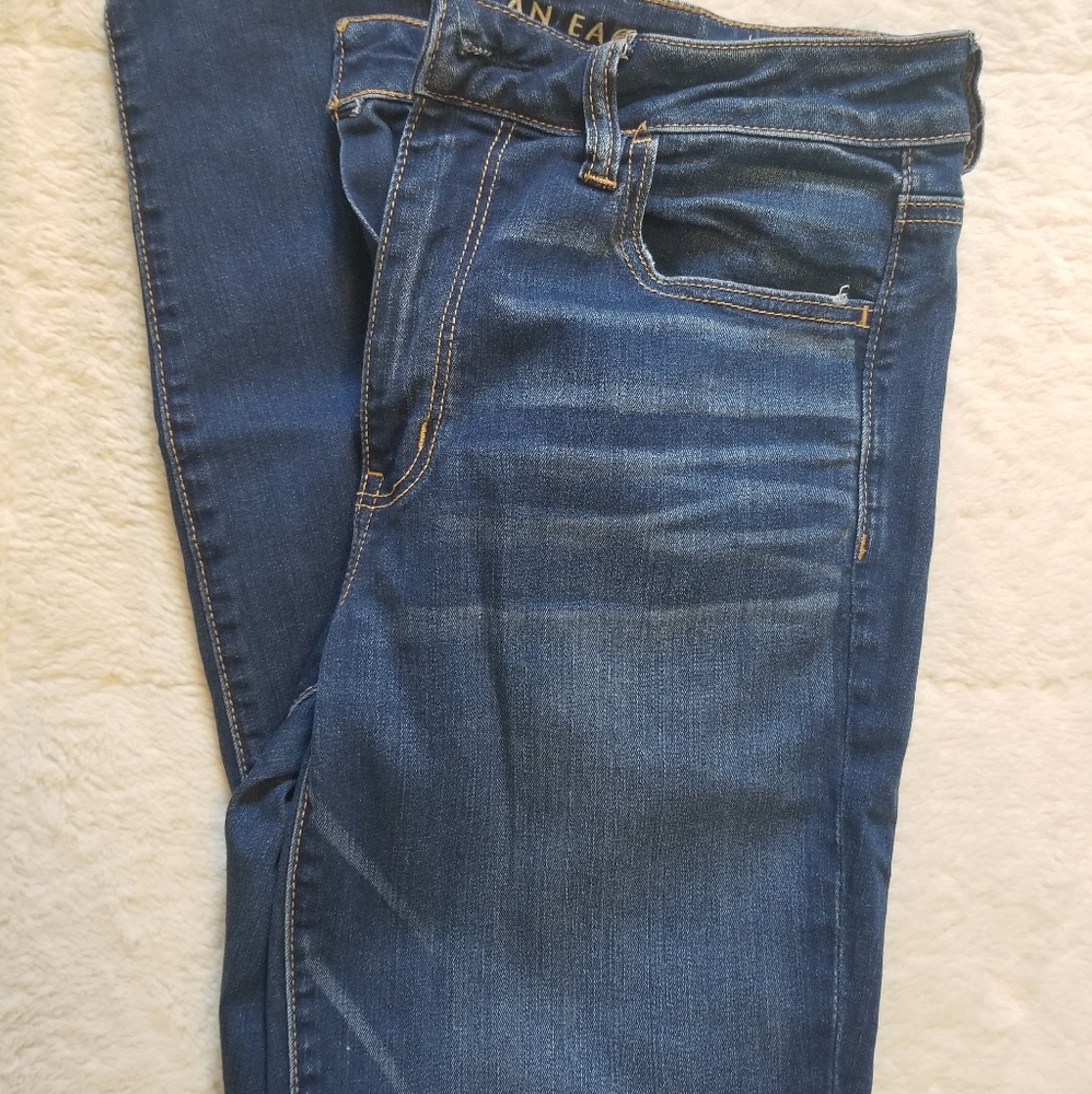American Eagle Super Stretch Skinny in Medium wash